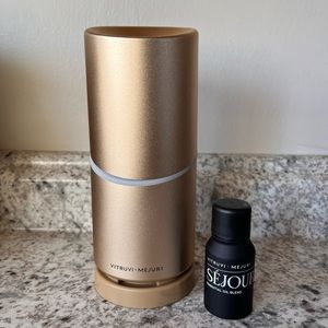 Vitruvi x Mejuri gold Move Diffuser + Sèjour oil